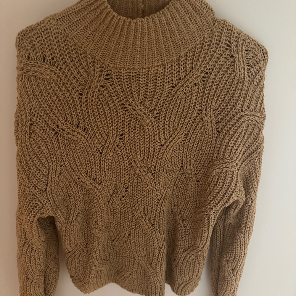 4 sweaters - Picture 4 of 7